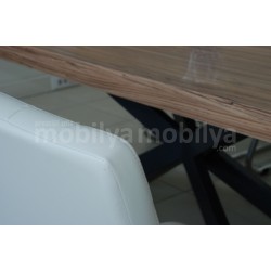 Lexus Besprechungstisch