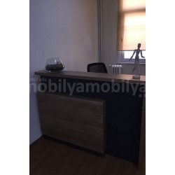 Frau Taksim Büromöbel Tulpen